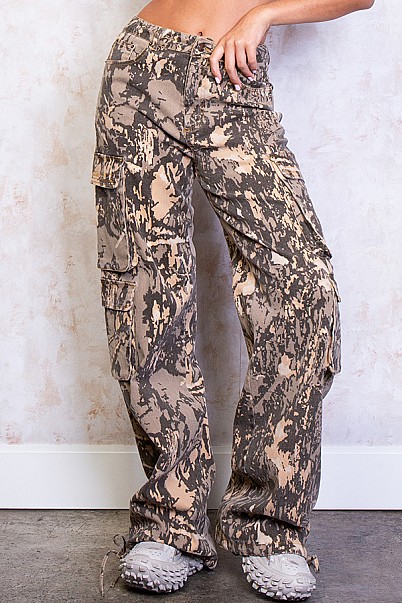 WOOD CAMO PRINT CARTO TWILL PANTS WITH POCKETS