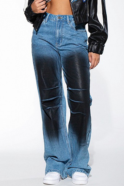 CONTRAST SPRAY PAINTED DENIM JEAN