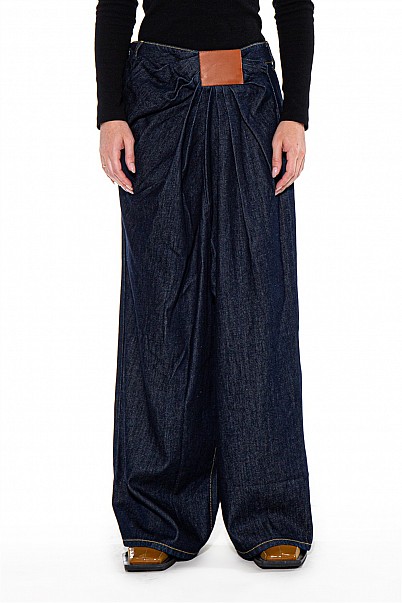 PLEATED WIDE-LEG DENIM TROUSERS